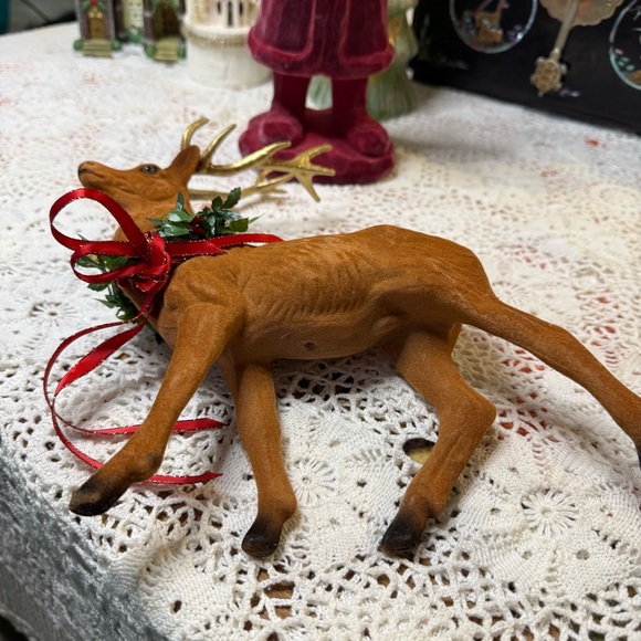 Felted Santa With Reindeer - Picture 3 of 8